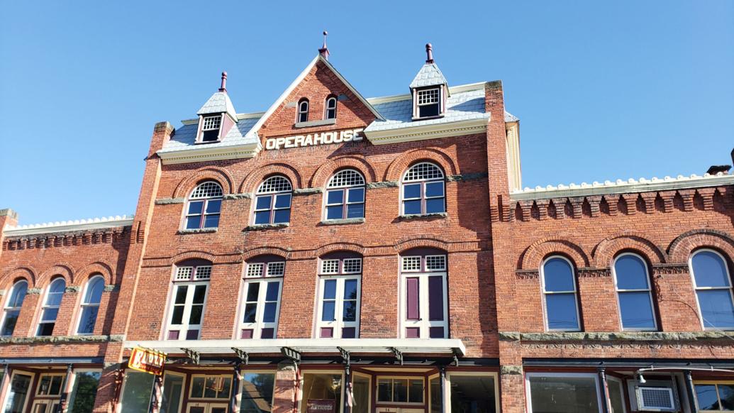 Auction for the Arts to benefit Earlville Opera House Entertainment