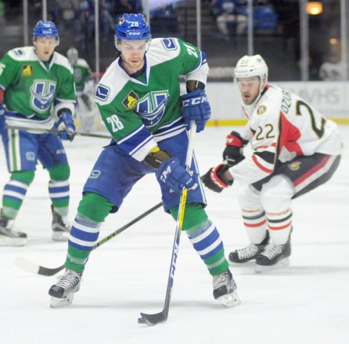 COMETS DEFEATED BY AMERICANS, 4-2