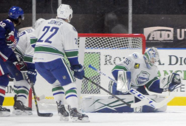 COMETS DEFEATED BY AMERICANS, 4-2