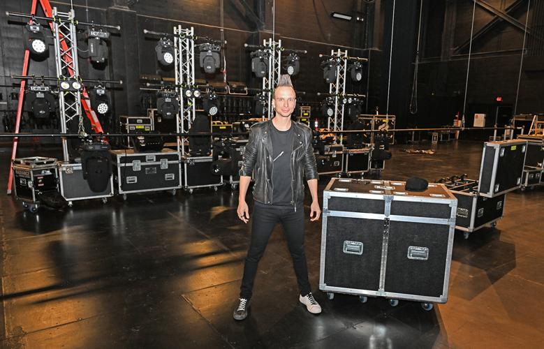 Illusionist Leon Etienne returns to Utica for hometown show