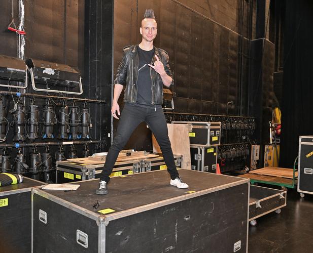 Illusionist Leon Etienne returns to Utica for hometown show