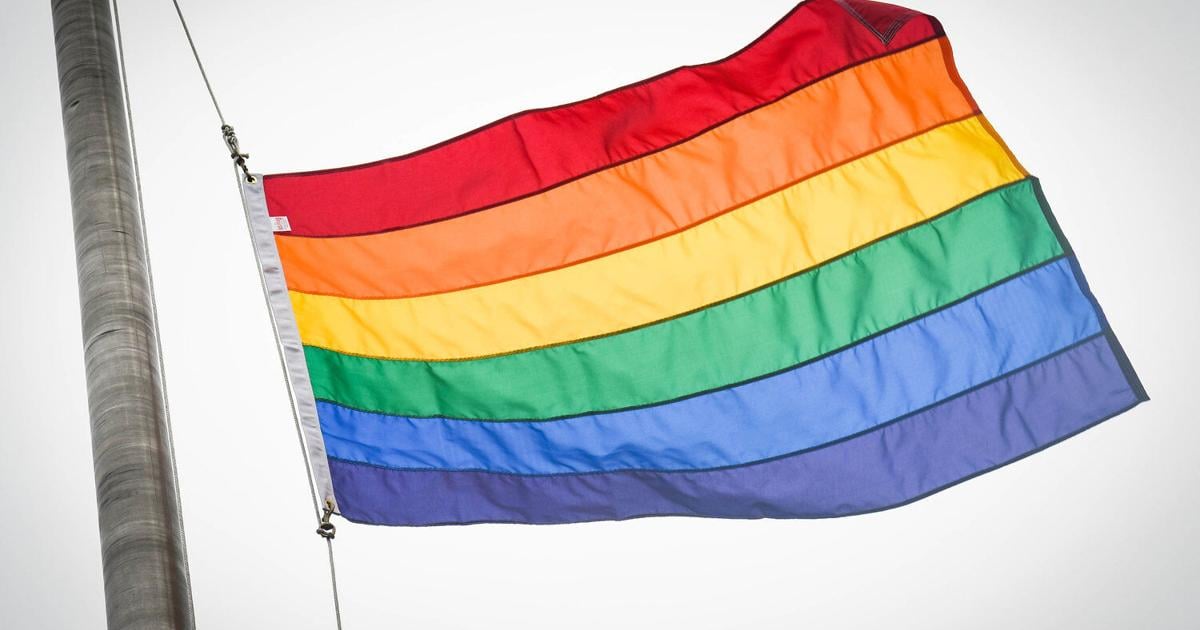 Utica flag policy dispute continues after mayoral veto