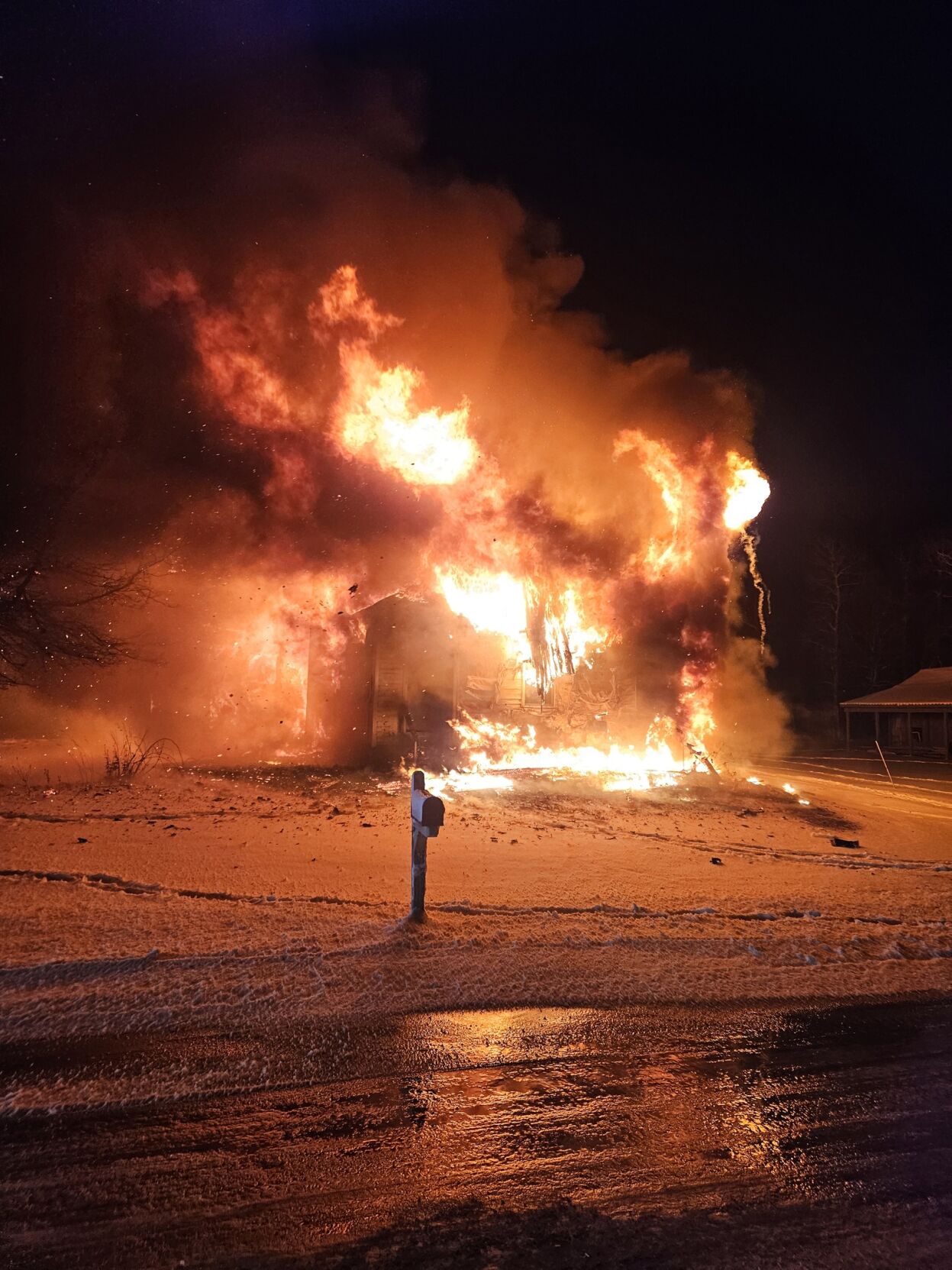 Oak Ridge Rd House Fire Volunteers battle two Lewis County house fires | News | romesentinel.com