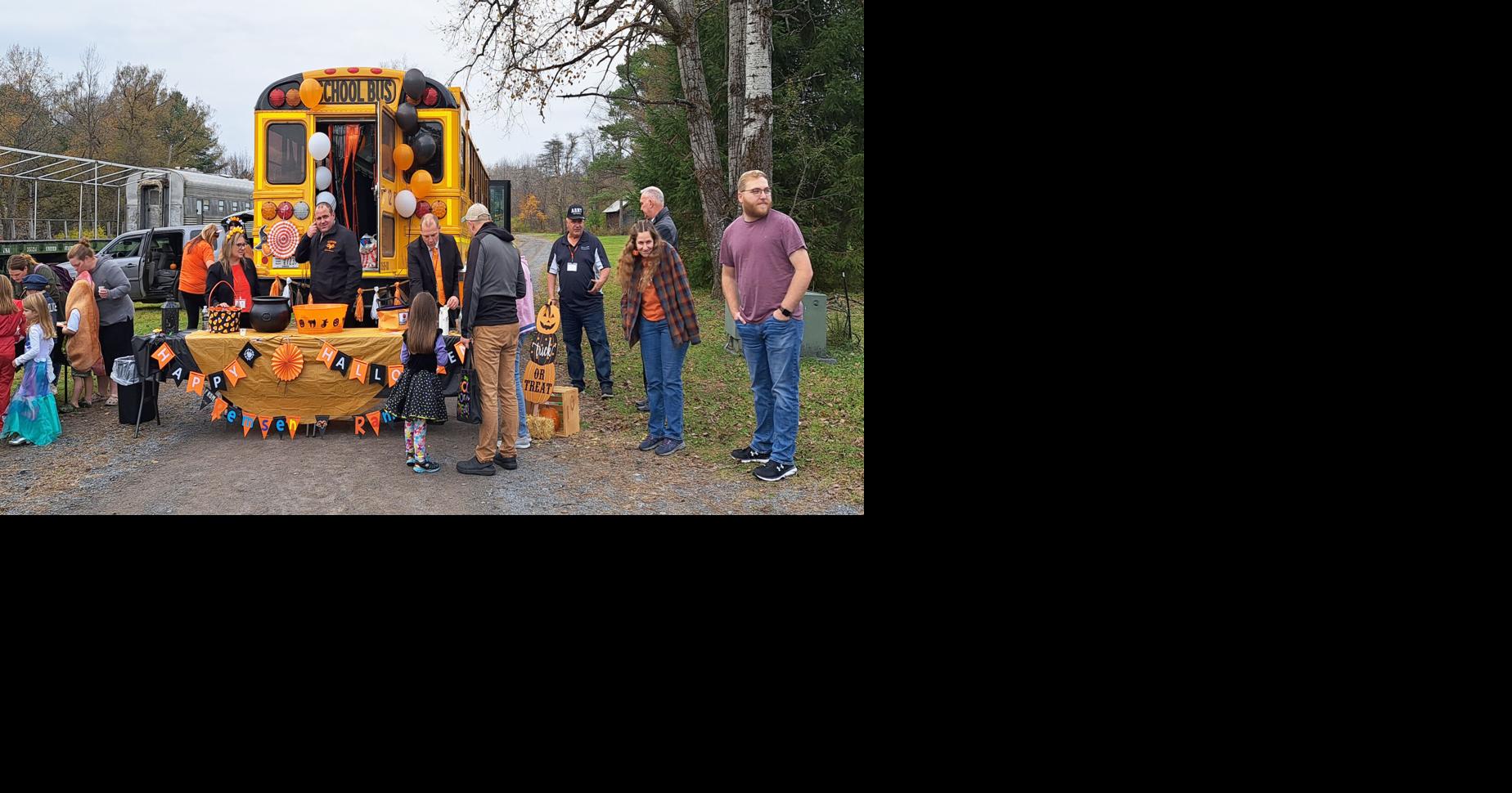 Remsen school bus trunk or treat