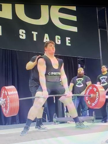 Teenage Colorado powerlifters break records at national competition
