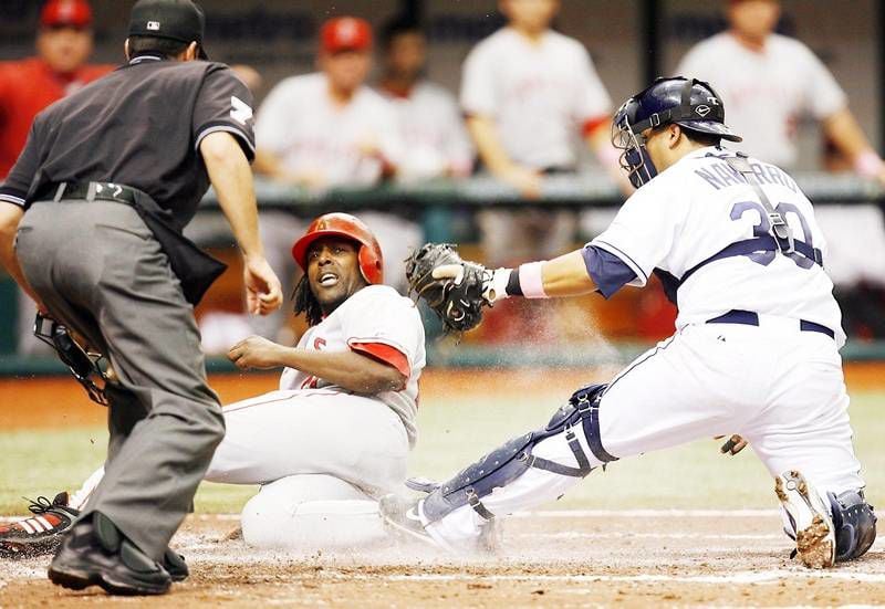 Carlos Santana hits 3-run homer as Brewers sweep White Sox 7-3