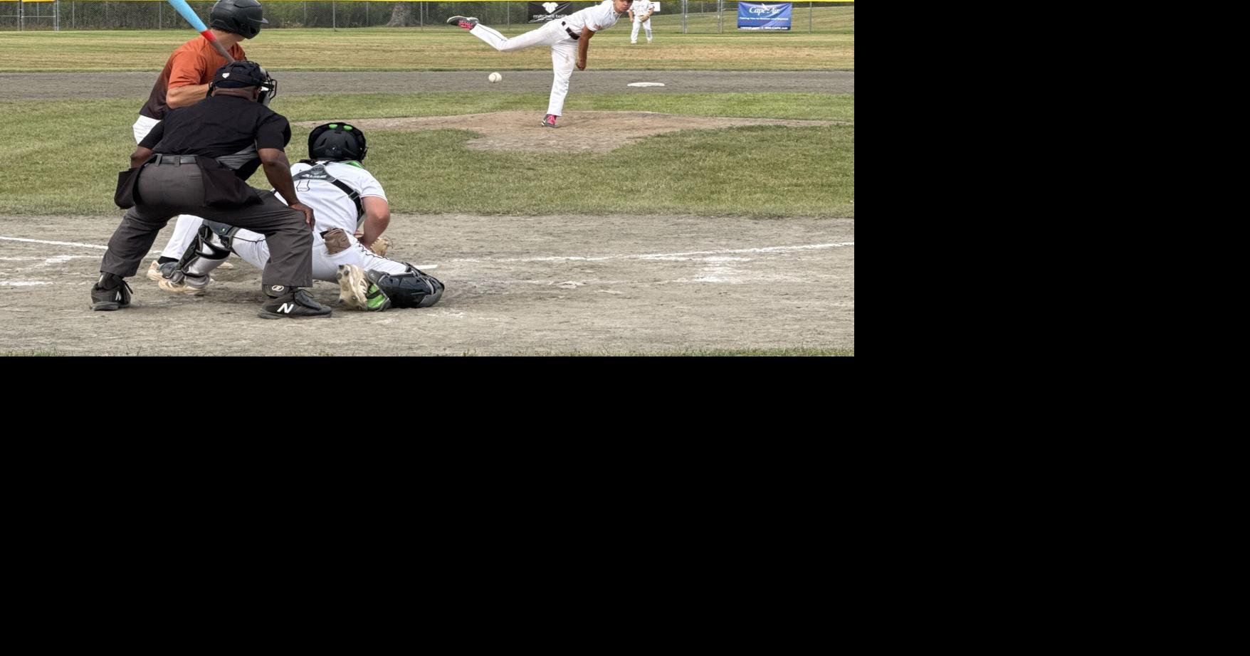 Essex, Lyndon stay unbeaten in tourney
