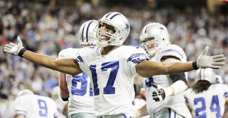 09 September 2007 - Jason Witten (82) of the Dallas Cowboys catches a  touchdown pass during the