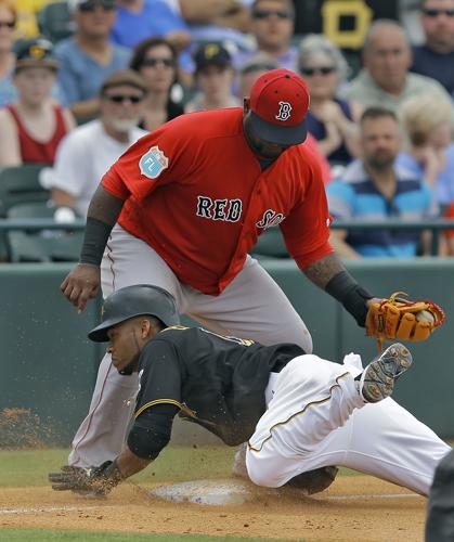 Sandoval benched by Red Sox, who give Shaw third-base job