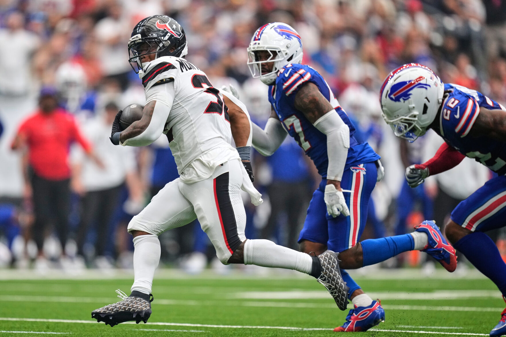 Inactive Designs Bills starting cornerback Christian Benford inactive against Patriots ...