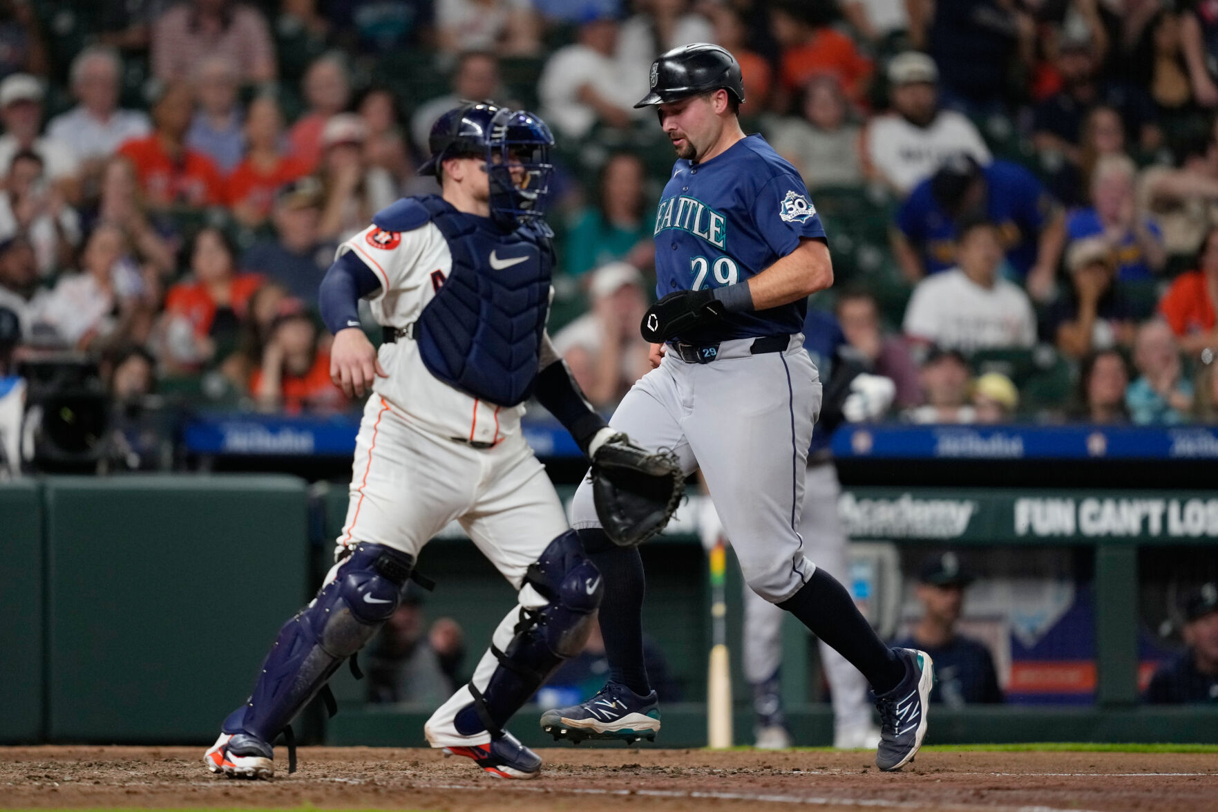 Cal Raleigh snaps 0-for-38 skid with a single vs the Astros | Pro ...