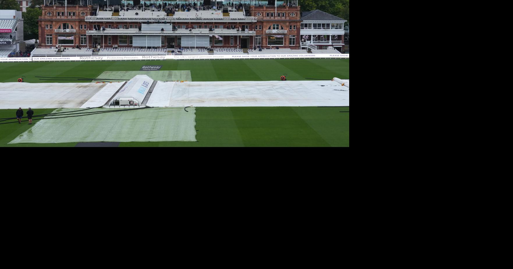 Cox and Smith steady England after a shaky morning against Pakistan at Lord's