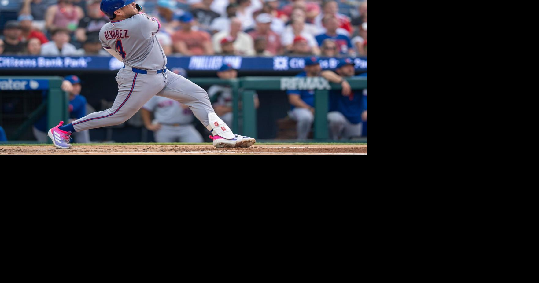 Francisco Alvarez homers twice as Mets beat Phillies 4-1 under smoky sky