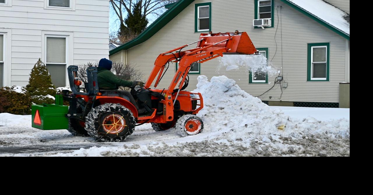 Diggin out | Snapshots | rutlandherald.com