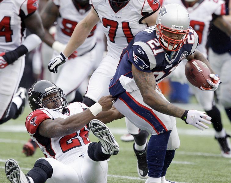 Last-minute field goal lifts Atlanta Falcons past Green Bay, 25-24