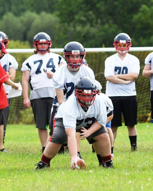 32 Teams 11 Weeks 3 Crowns A Look At The Coming Football Season