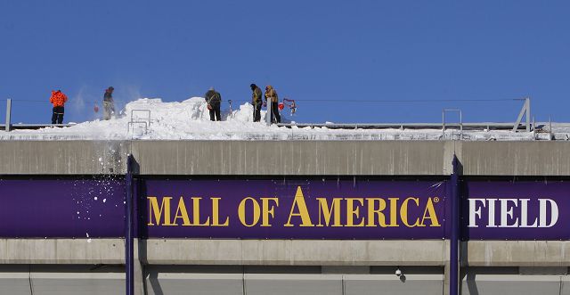 Giants-Vikings to Play in Detroit After Snow Damages Dome