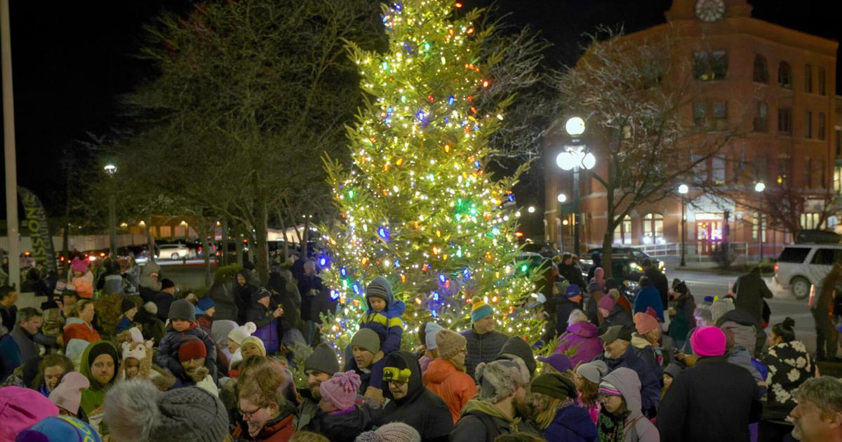 Gallery: Scenes from Downtown Rutland's Holiday Tree Lighting | Local ...