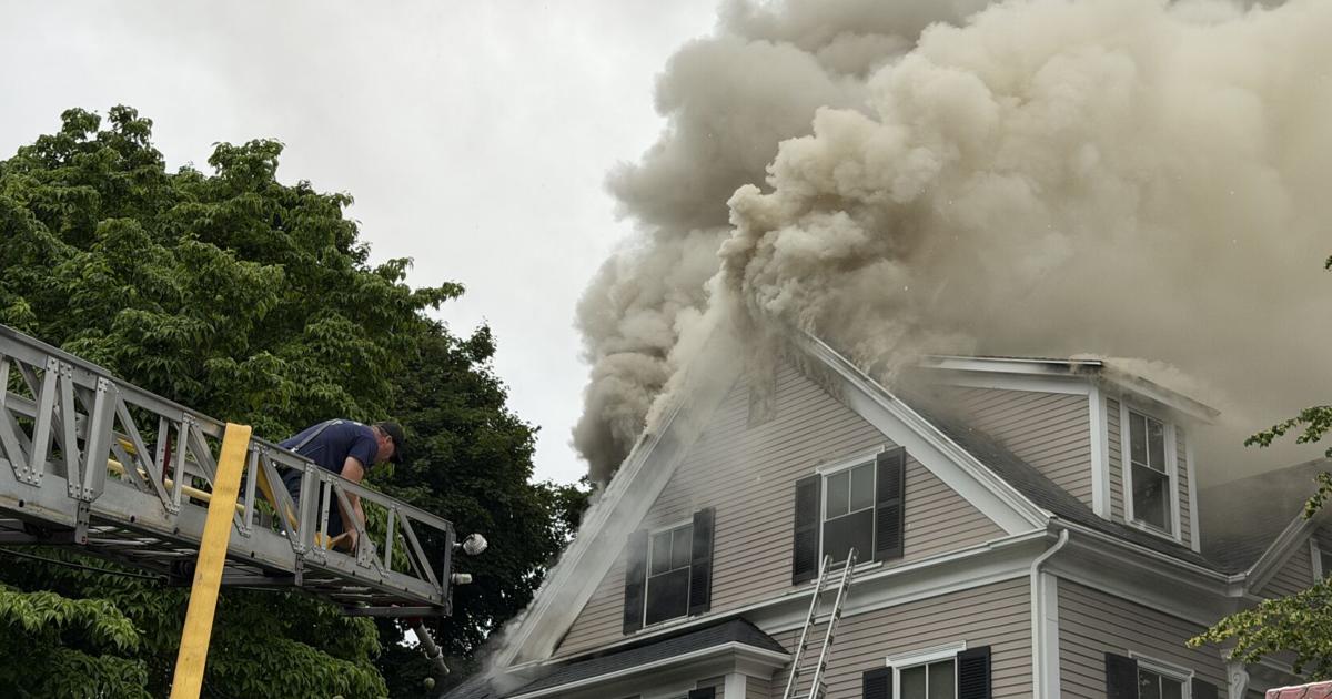 Firefighters battle 3-alarm blaze on Abbott Street