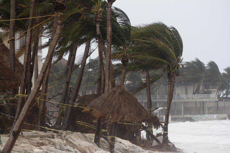 Hurricane Hits Louisiana With Flooding Power Outages National News Salemnews Com