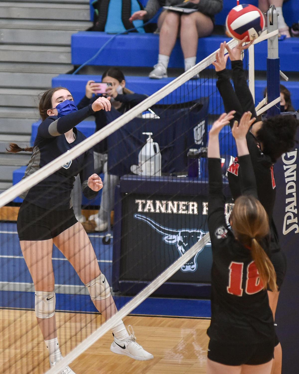 Salem at Peabody girls varsity volleyball game