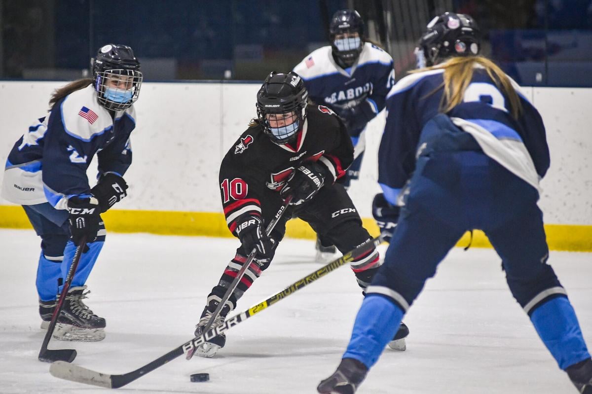 Marblehead at Peabody girls varsity hockey game