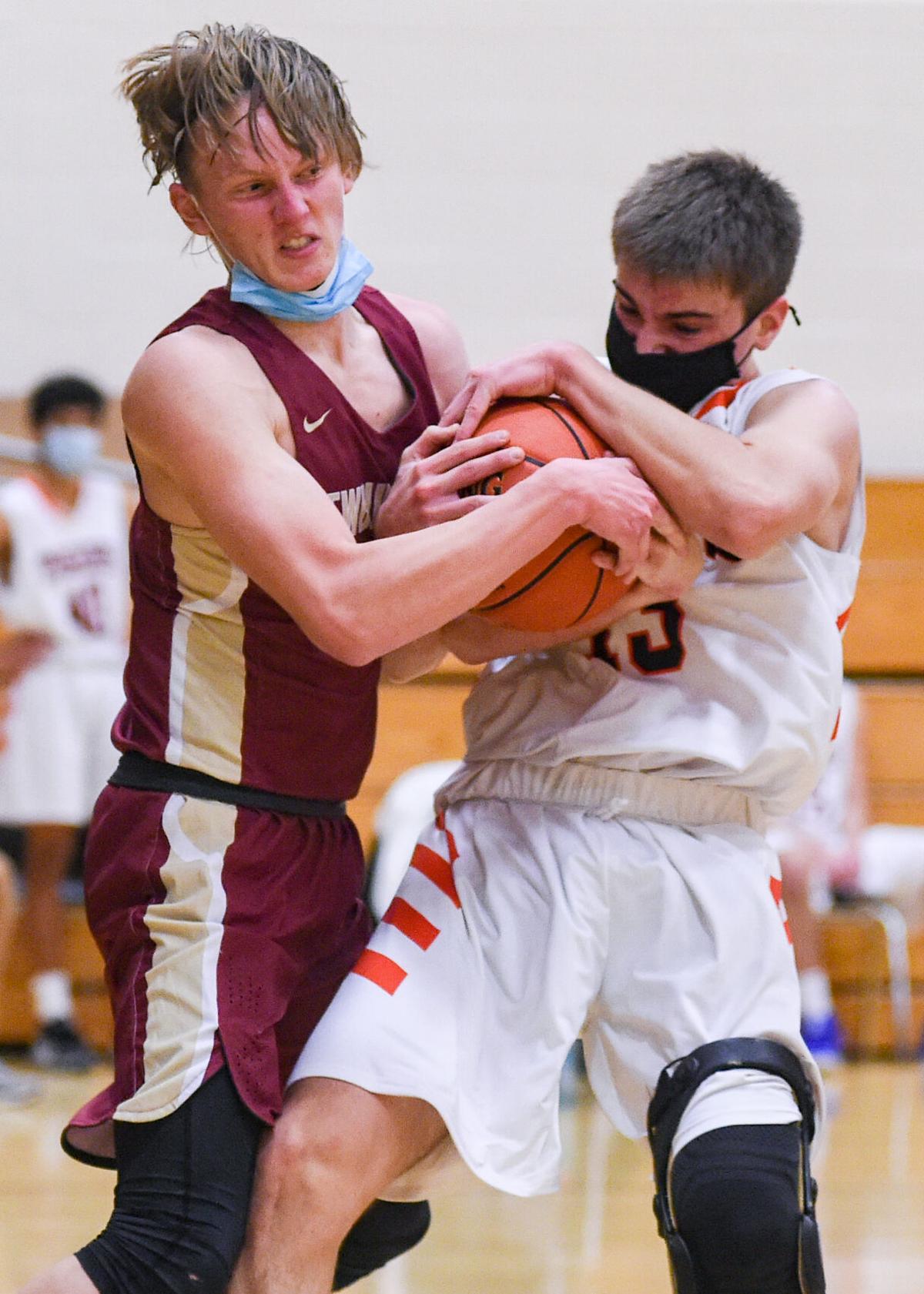 Newburyport at Ipswich boys varsity basketball game