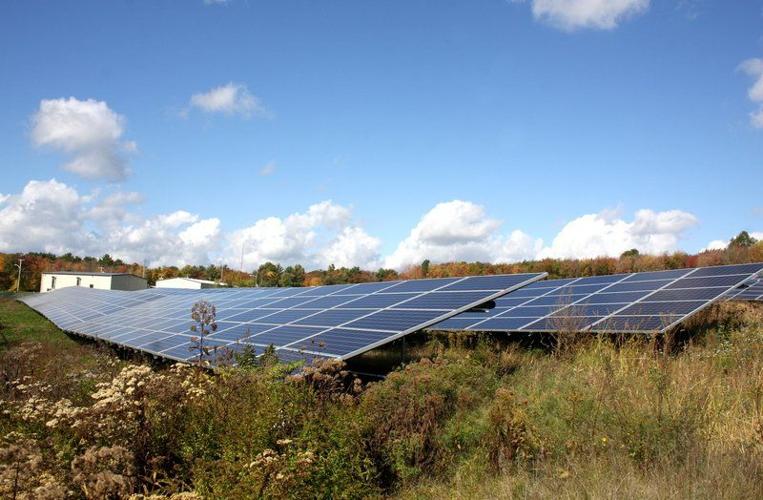 Beverly officials, solar builder discuss several sites