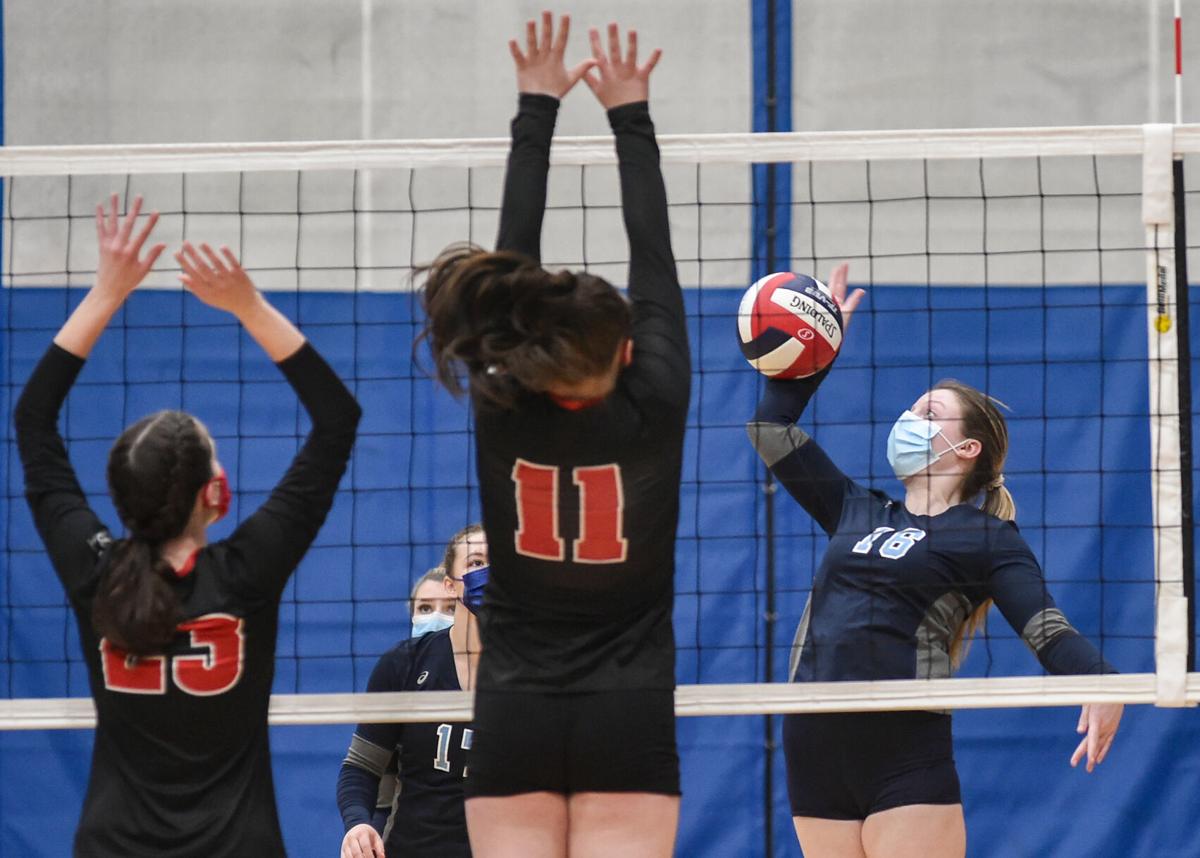 Salem at Peabody girls varsity volleyball game