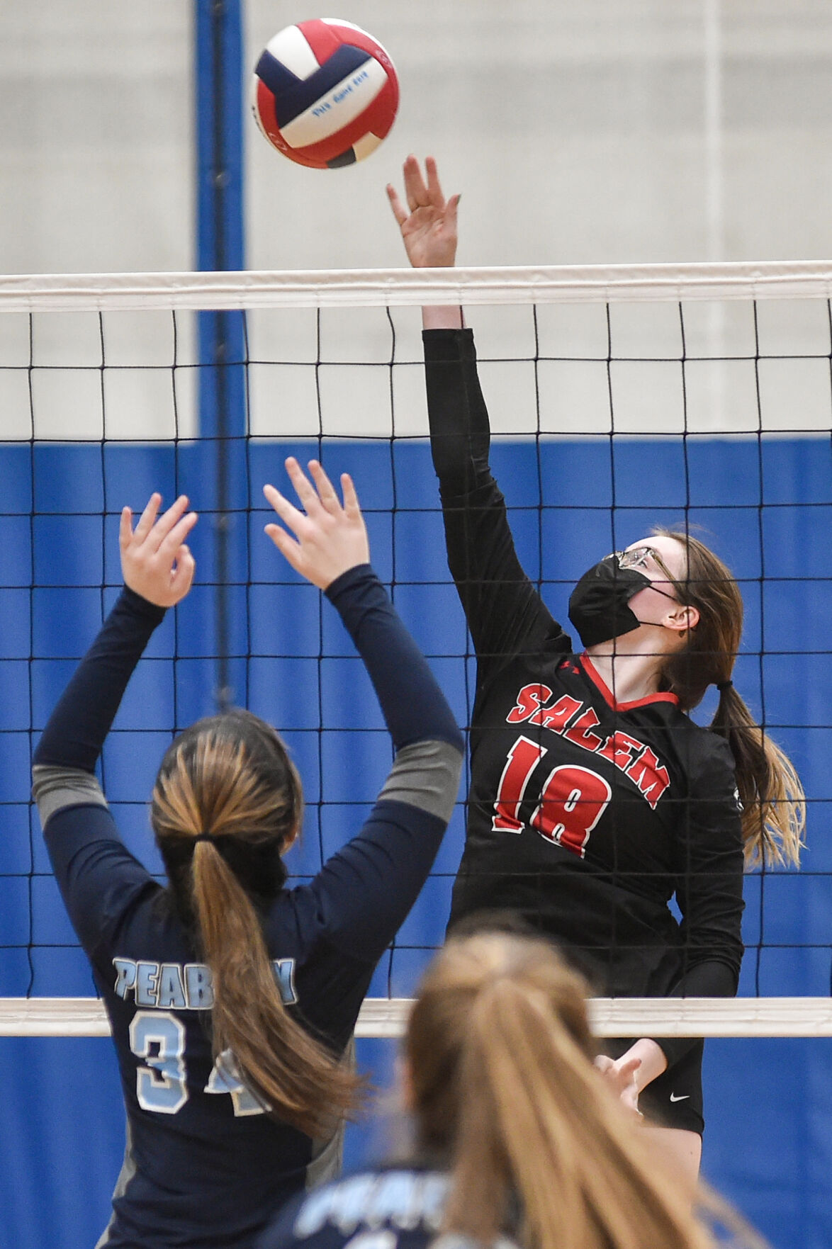 Salem at Peabody girls varsity volleyball game