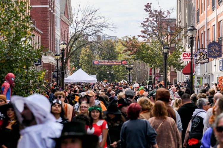 SLIDESHOW 2022 Halloween festivities in Salem Gallery