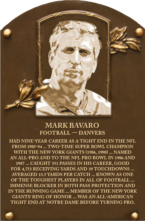 Mark Bavaro (89) of the NY Giants has the football, and is in the process  of trying to shed the tac…