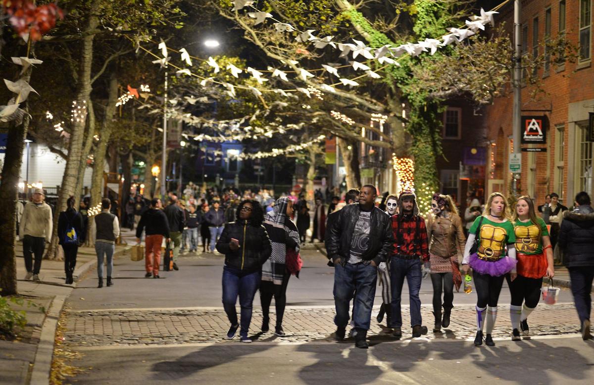 MORE PHOTOS Halloween in Salem 2016 Gallery