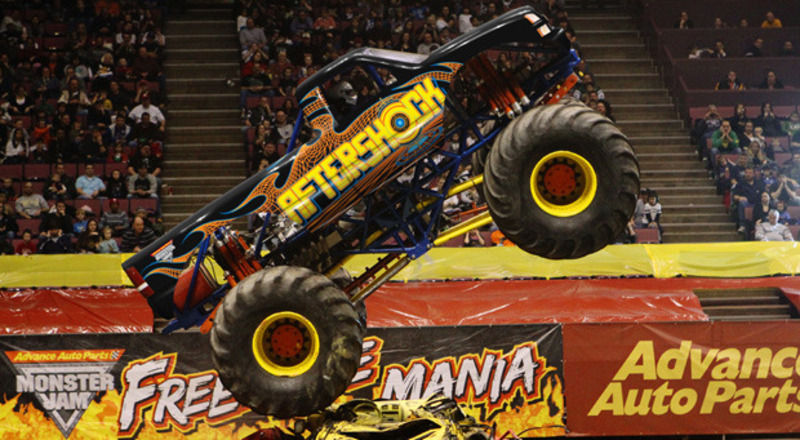 MONSTER TRUCK MANIA, Monster Trucks