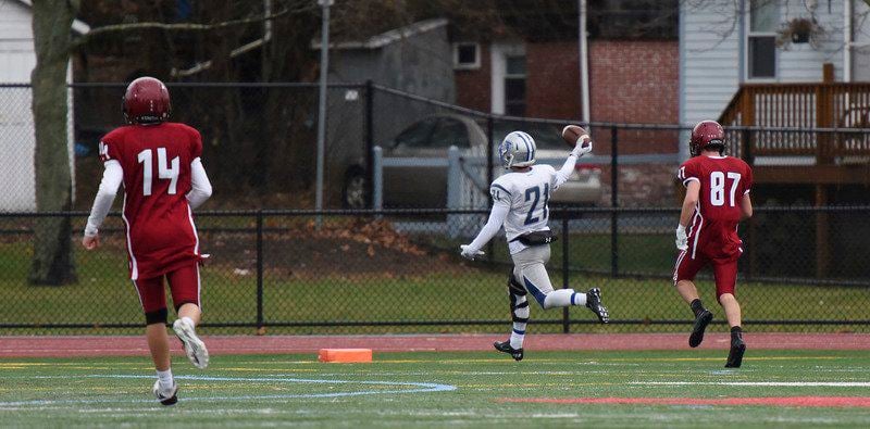 A Falcon first: Danvers High welcomes back football great Bavaro, Local  News