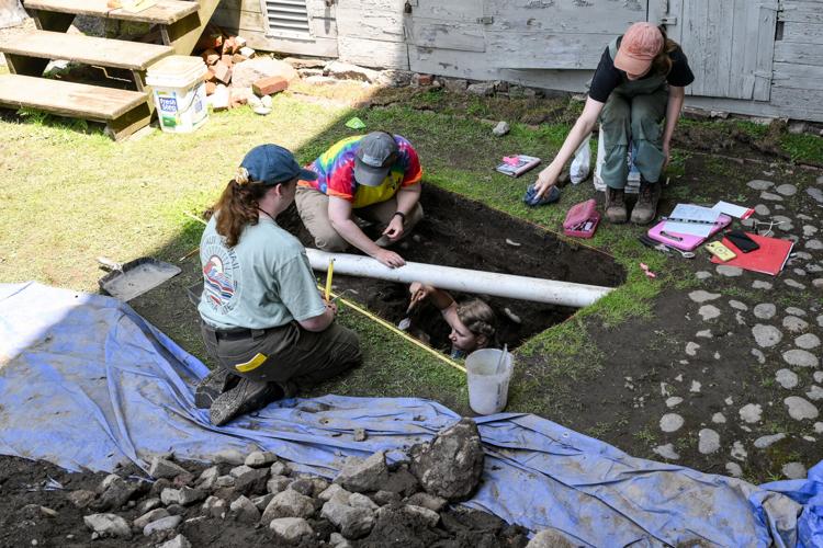 Excavation of artifacts takes place at Marblehead’s Jeremiah Lee Mansion