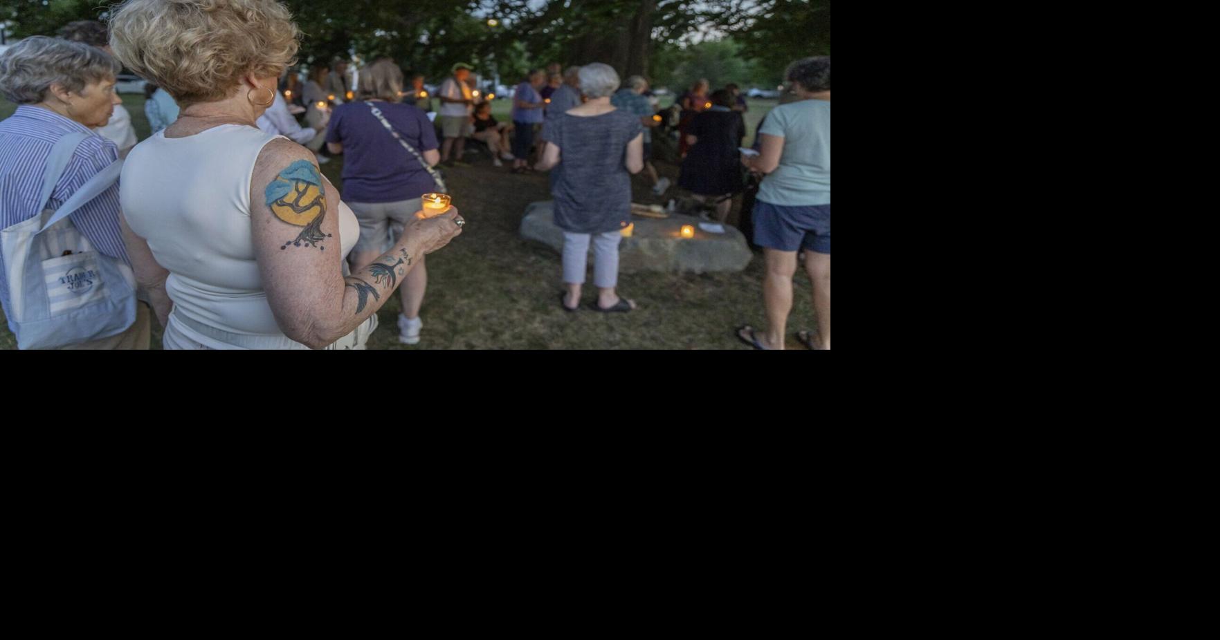 Anti-ICE vigil held at Bartlet Mall