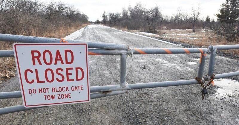 Refuge closes lower gravel road for 12 days