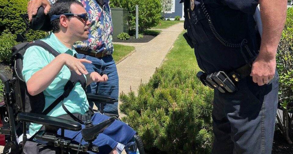 Salem police use merchandise sales to come to aid of local family - Vimarsana News