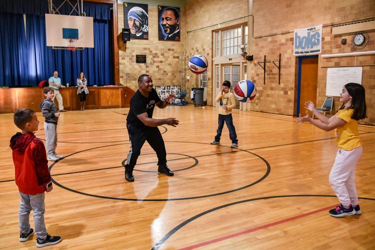 Hopewell teachers to face off against Harlem Wizards to raise