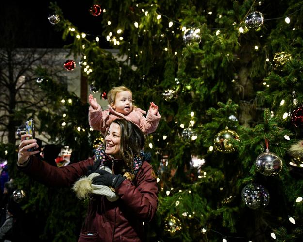 SLIDESHOW ‘Santa’s Arrival and the lighting of Salem’s Holiday Tree’ event in Salem Don't