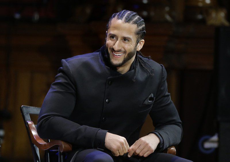 Colin Kaepernick's Teammates Give Him an Award for Courage