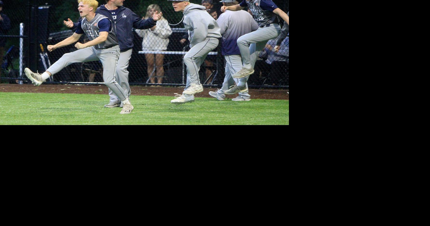 Bases loaded walk in bottom of 8th sends Hamilton-Wenham back to state semifinals