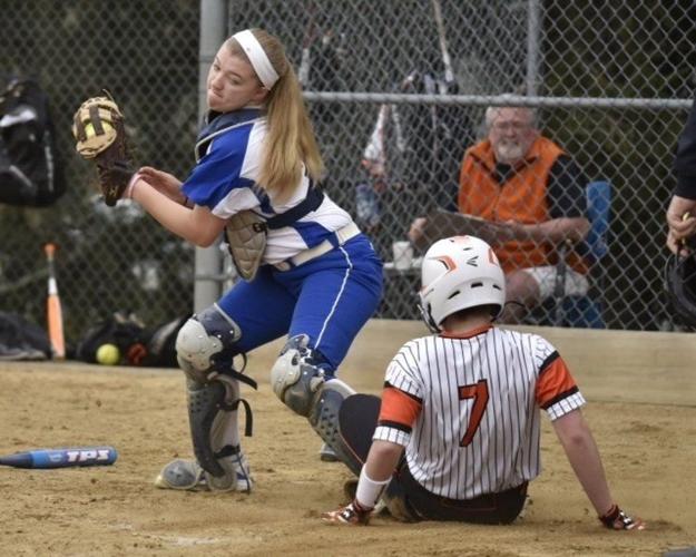 Danvers softball wins fourth straight behind red hot offense Sports