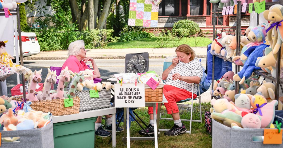 SLIDESHOW Hundreds attend Olde Ipswich Days Multimedia