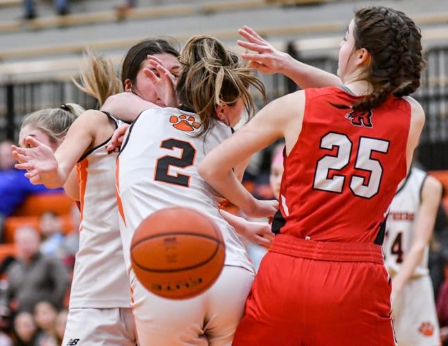 SLIDESHOW The Beverly Panthers fall to the Reading Red Knights, 6122