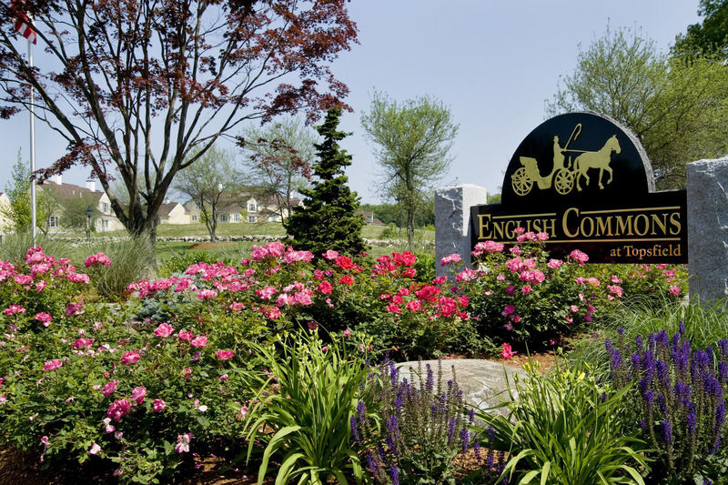 English Commons at Topsfield Bring your suitcase and move right in