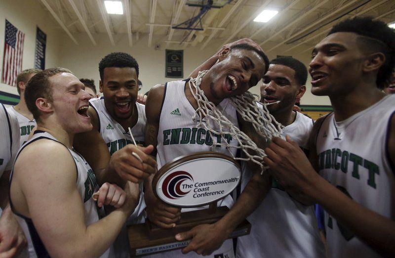 Repeat After Me Endicott Men S Basketball Goes Back To Back At