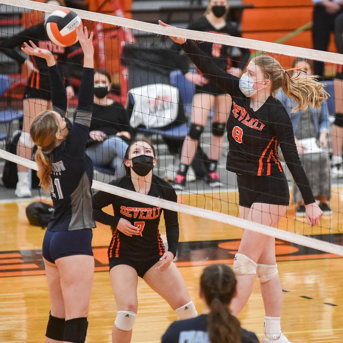 Peabody at Beverly girls varsity volleyball match