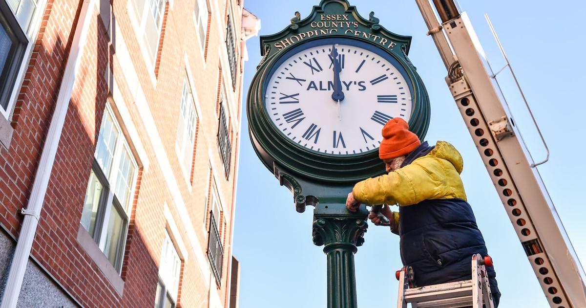 Almi Clock SLIDESHOW: The return of the Almy's Clock in Salem | Community ...